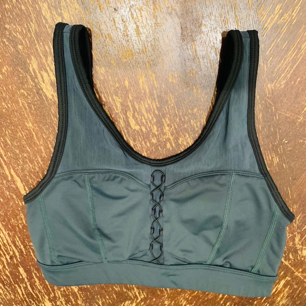 Green medium impact sports bra